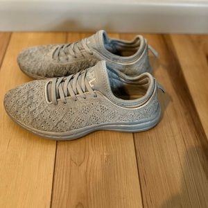 APL TECHLOOM phantom